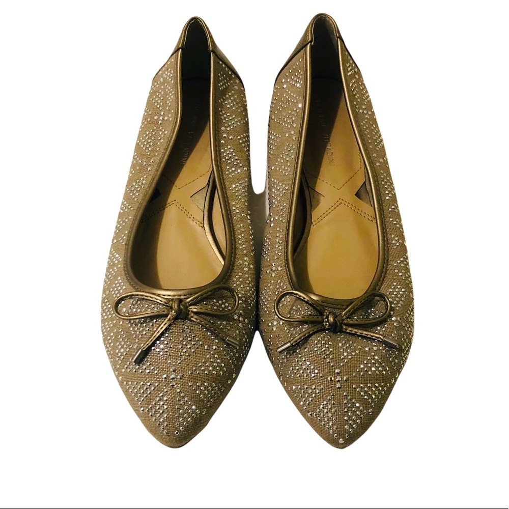 9.5 Adrienne Vittadini Flats Beautiful Studs And Bow Detail